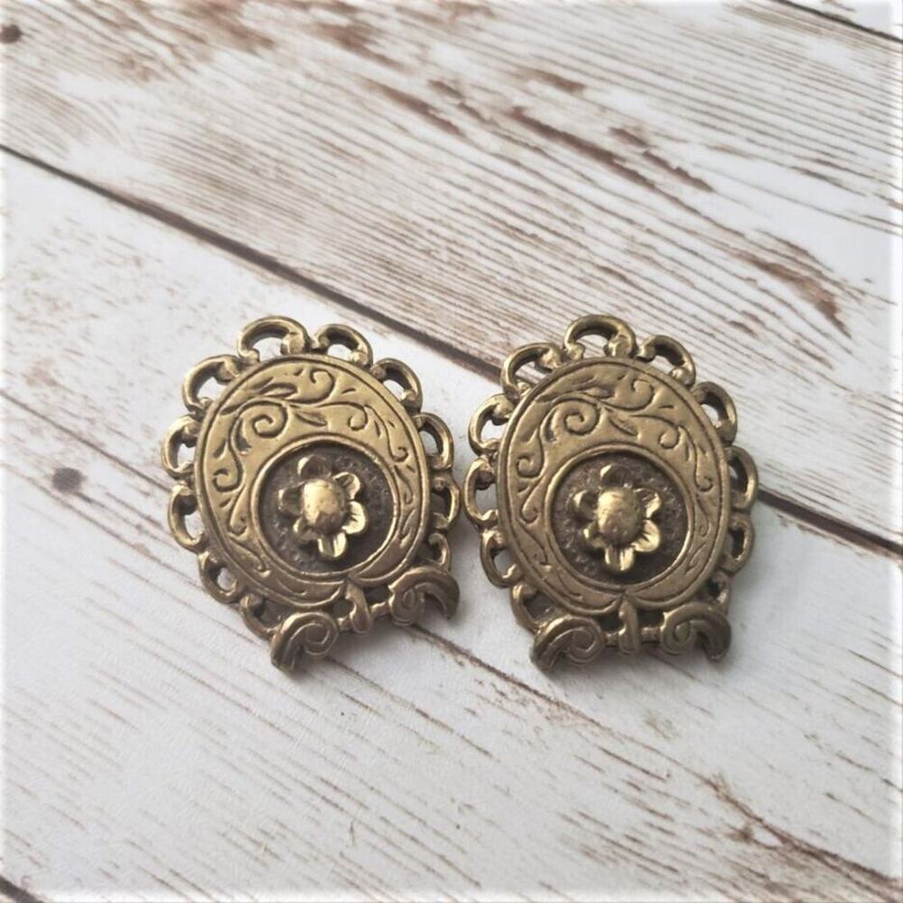 Vintage Clip On Earrings Very Unusual & Ornate Statement Earrings - Picture 2 of 4